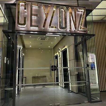 Ceylonz Suites Klcc, Bkt Bintang Kuala Lumpur Exterior photo